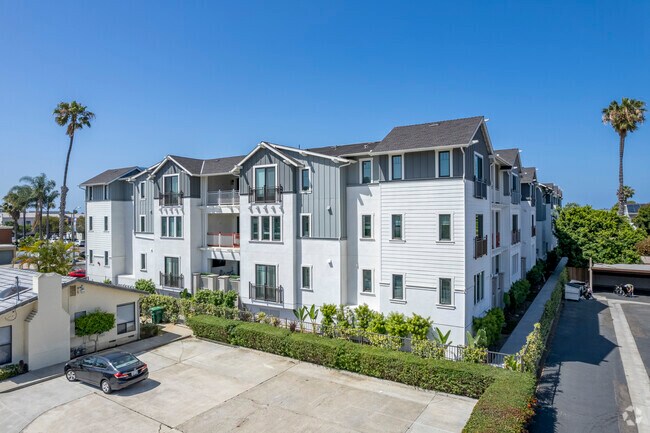 Carlyle Carlsbad Village photo 4