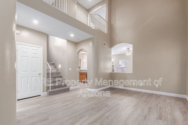 10512 W Almeria Rd Avondale, AZ 85392 photo 2