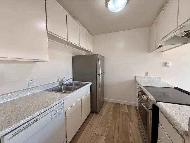 6902 Mission Gorge Rd San Diego, CA 92120 photo 3