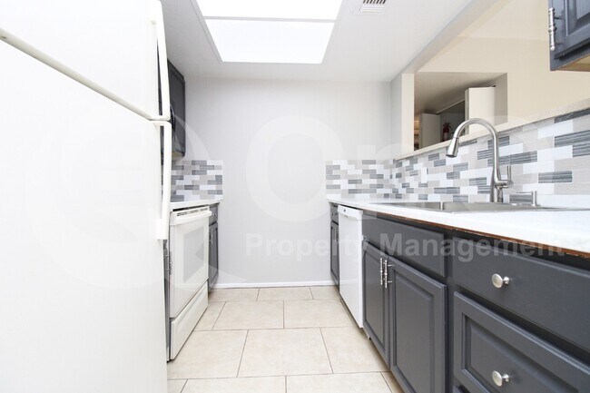 616 S Hardy Dr Tempe, AZ 85281 photo 5