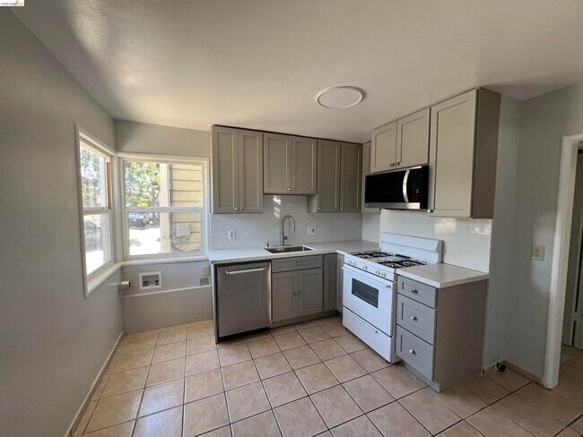6293 Vallejo St photo 2