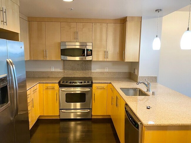 38 N Almaden Blvd San Jose, CA 95110 photo 2