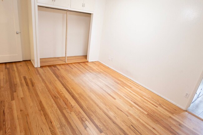 6228 Stewart St San Diego, CA 92115 photo 3