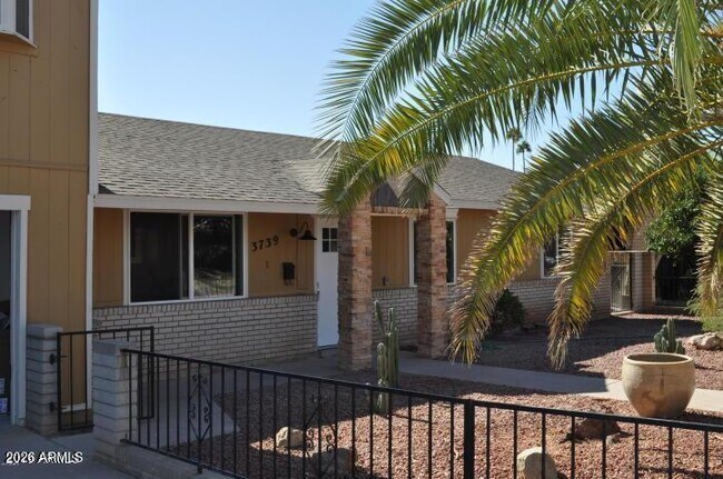 3739 E Montecito Ave Phoenix, AZ 85018