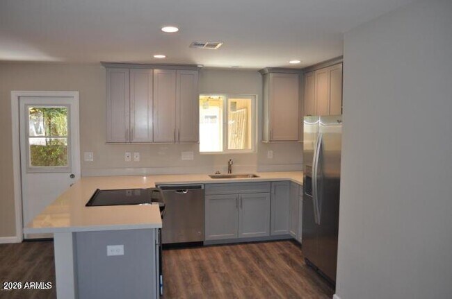 3739 E Montecito Ave Phoenix, AZ 85018 photo 5