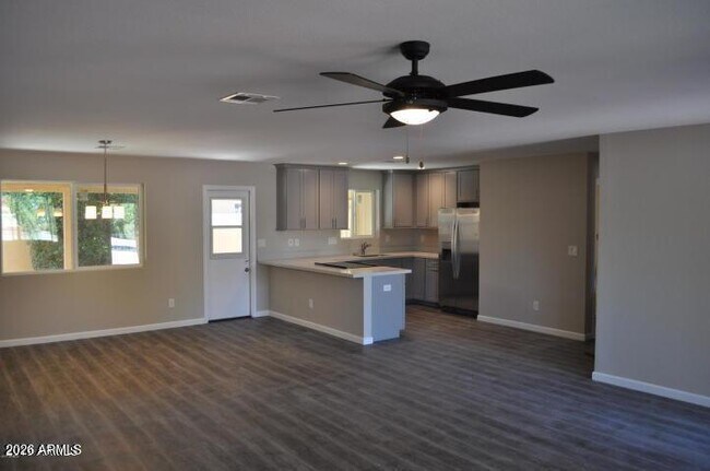 3739 E Montecito Ave Phoenix, AZ 85018 photo 4