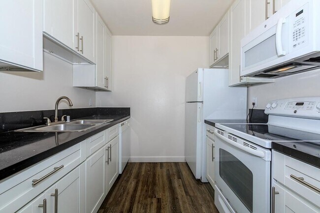 2BD/1BA (W&D) 28 floor plan