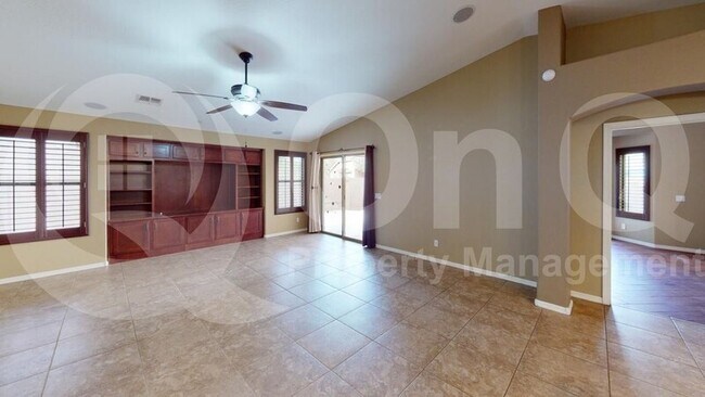 3424 E Crescent Way Gilbert, AZ 85298 photo 3