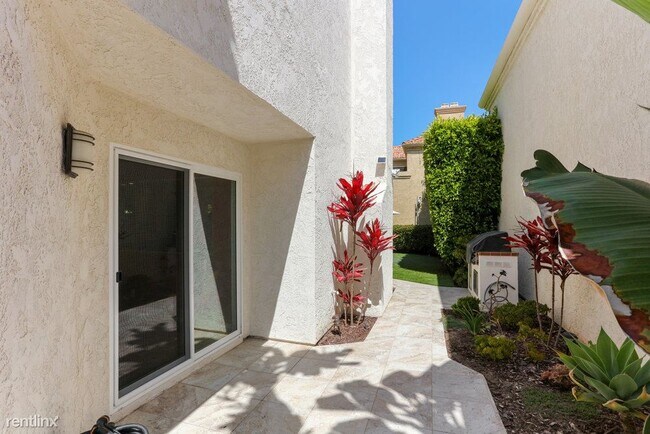 20 Aruba Bend Coronado, CA 92118 photo 4