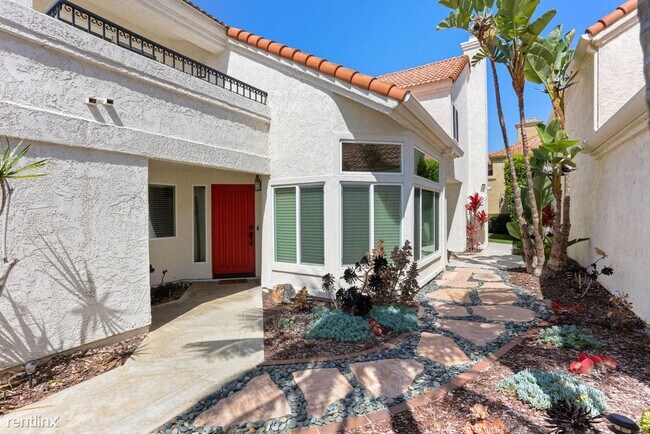 20 Aruba Bend Coronado, CA 92118 photo 3