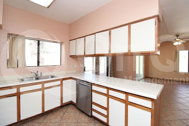 18806 N 42nd Dr Glendale, AZ 85308 photo 4