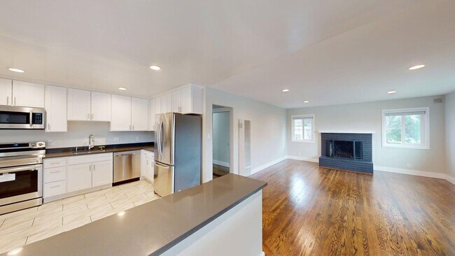 2060 Santa Clara Ave photo 4