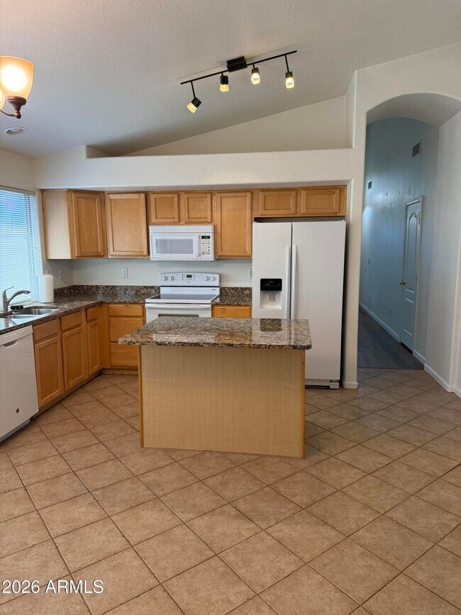 10308 W Jessie Ln Peoria, AZ 85383 photo 4