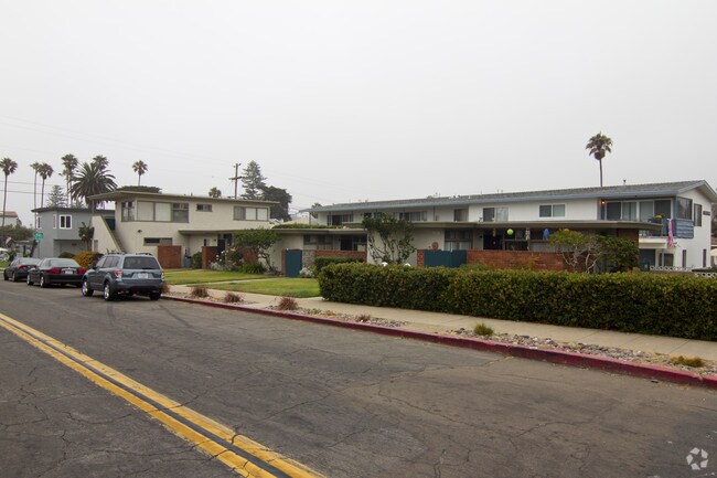 1557 Cable St San Diego, CA 92107 photo 3