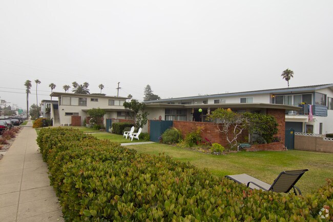 1557 Cable St San Diego, CA 92107 photo 2