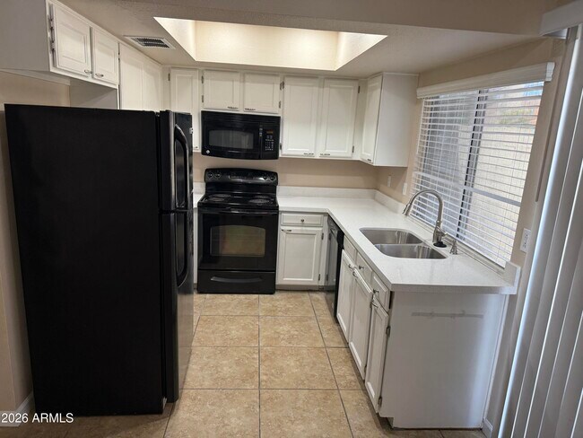5138 W Vogel Ave photo 5