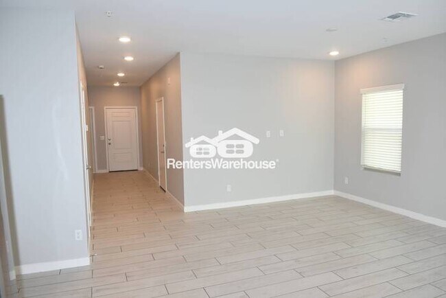 2264 W Harmont Dr Phoenix, AZ 85021 photo 3