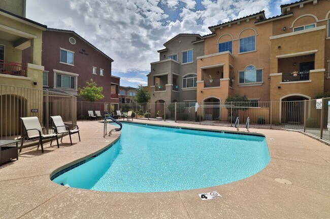 240 W Juniper Ave Gilbert, AZ 85233 photo 3