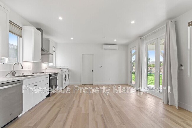 641 Del Mar Ave Chula Vista, CA 91910 photo 5