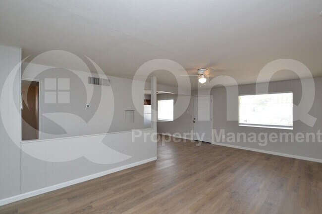 3529 W Pierce St Phoenix, AZ 85009 photo 5