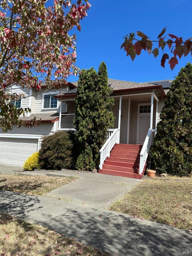 366 Breeden St photo 3