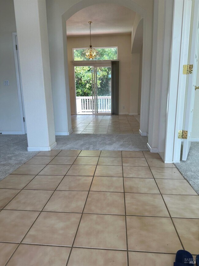 366 Breeden St photo 5