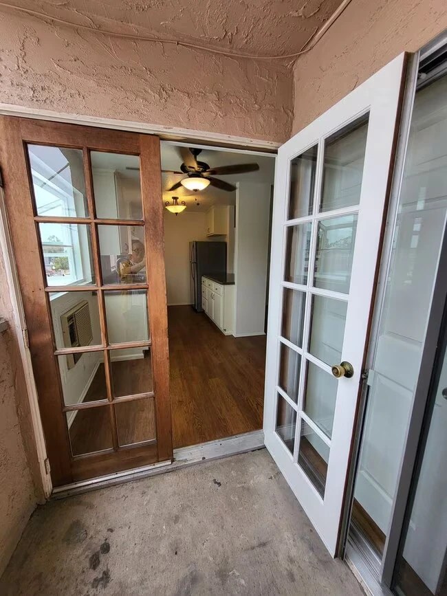 3140 Midway Dr San Diego, CA 92110 photo 2
