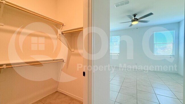 17279 W Valentine St Surprise, AZ 85388 photo 5