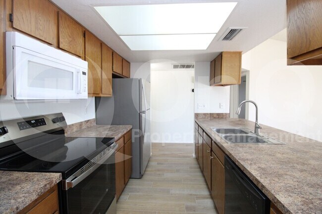 6423 W Marconi Ave Glendale, AZ 85306 photo 3