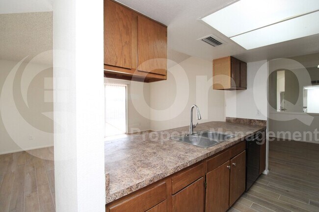 6423 W Marconi Ave Glendale, AZ 85306 photo 4