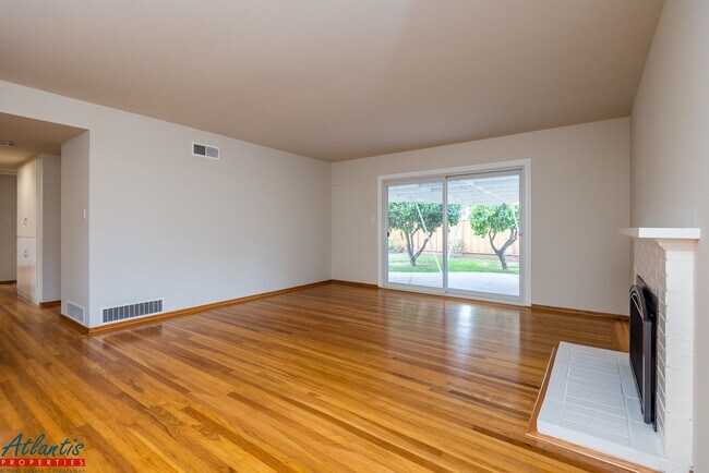 807 Mulberry Ln Sunnyvale, CA 94087 photo 2