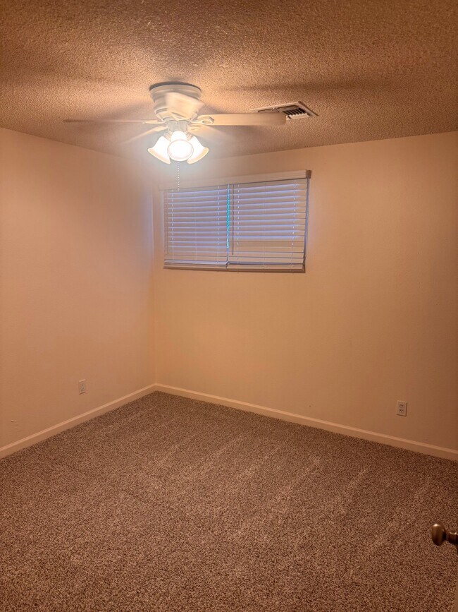 4623 W Keim Dr Glendale, AZ 85301 photo 5