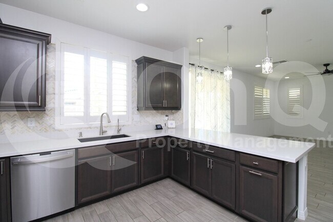 13169 W Claret Cup Rd Peoria, AZ 85383 photo 5