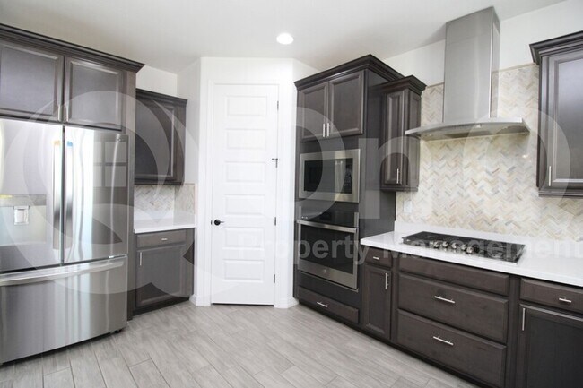 13169 W Claret Cup Rd Peoria, AZ 85383 photo 3