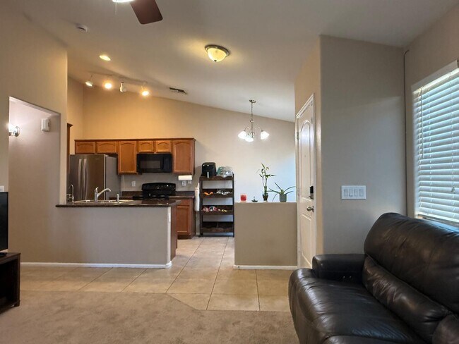 4533 S 236th Dr Buckeye, AZ 85326 photo 2