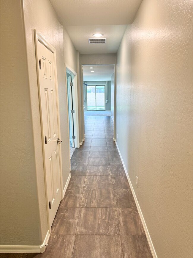 3423 E Strawberry Dr Gilbert, AZ 85298 photo 4