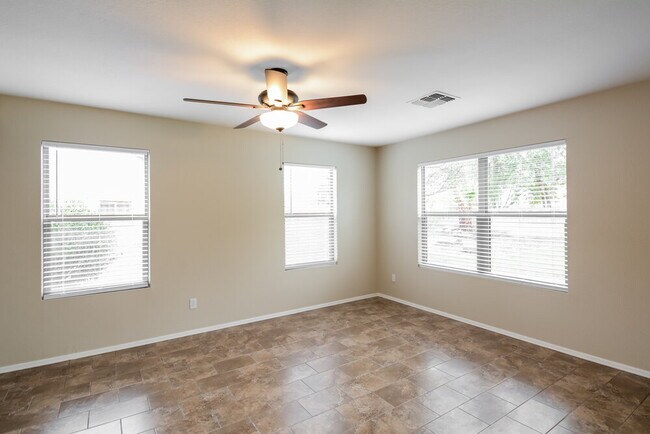 15331 W Cameron Cir Surprise, AZ 85379 photo 5