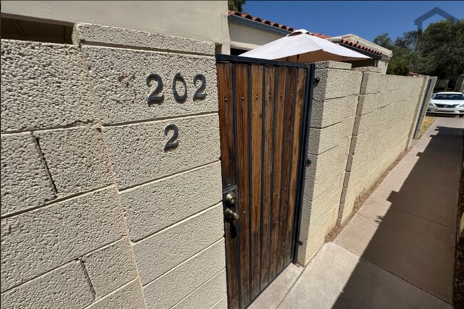 3202 W Loma Ln Phoenix, AZ 85051 photo 3
