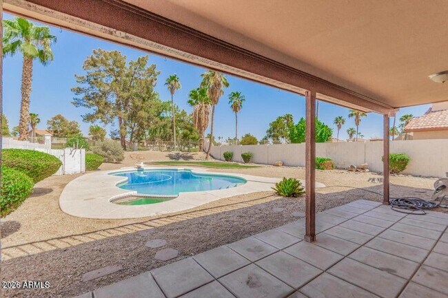 6920 W Morrow Dr photo 4