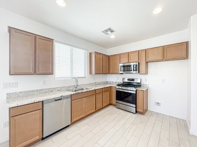 4239 S 58th Ln Phoenix, AZ 85043 photo 5