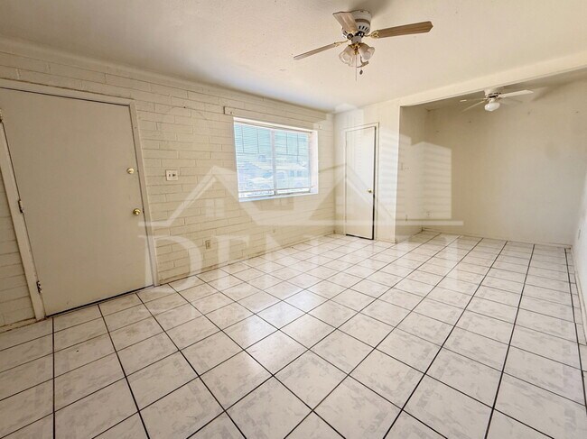 2232 E Burgess Ln Phoenix, AZ 85042 photo 5