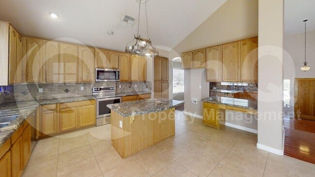 6984 S Teresa Dr Chandler, AZ 85249 photo 4
