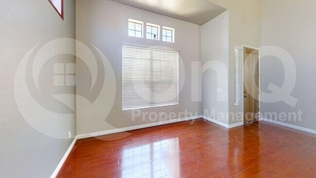 6984 S Teresa Dr Chandler, AZ 85249 photo 5