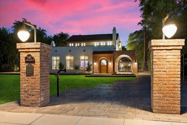 341 E Monte Vista Rd Phoenix, AZ 85004 photo 4