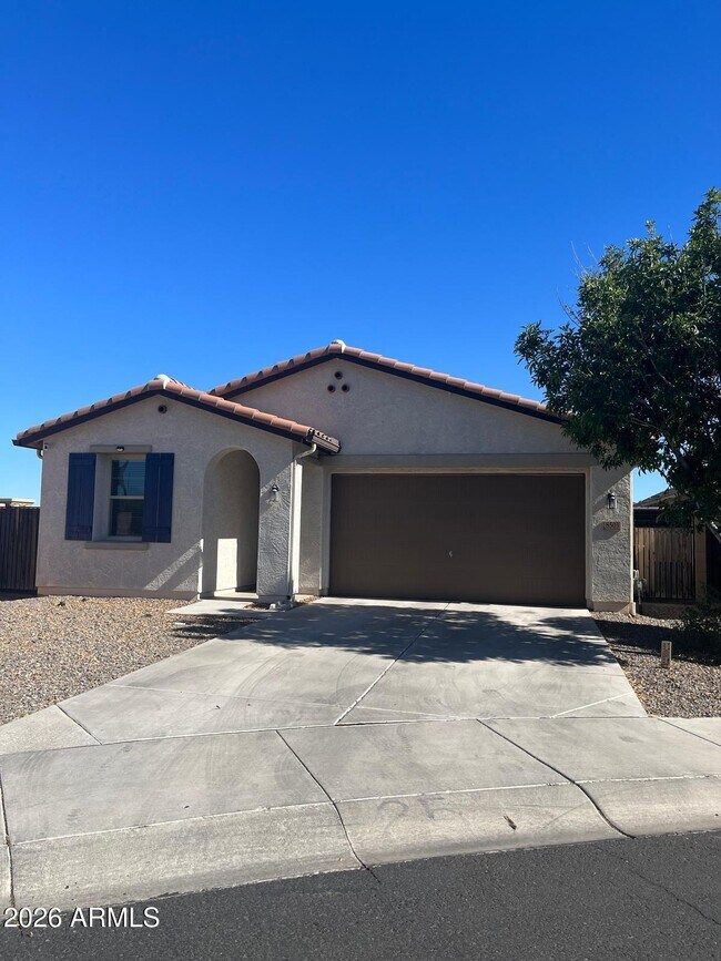 8503 W Peppertree Ln Glendale, AZ 85305 photo 2