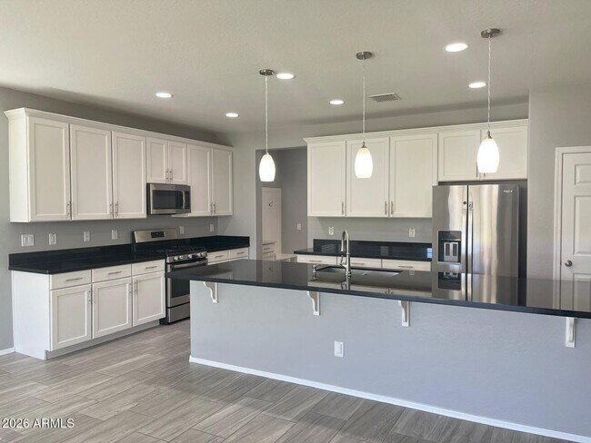 8503 W Peppertree Ln Glendale, AZ 85305 photo 4