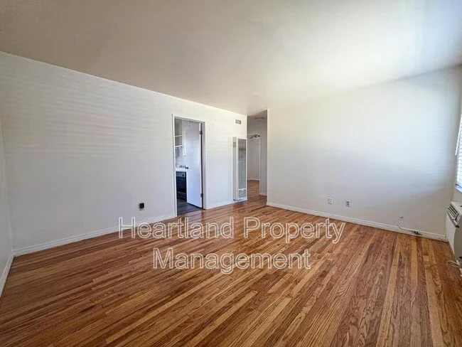 9273 Earl St photo 4