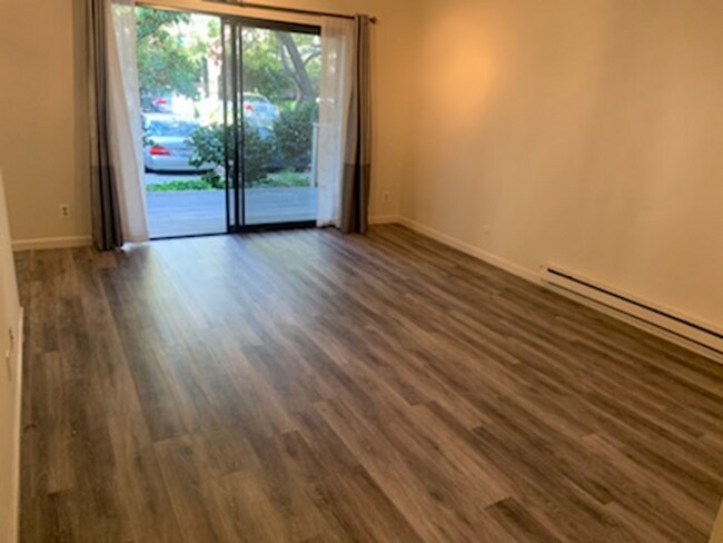 3 Commodore Dr Emeryville, CA 94608 photo 3