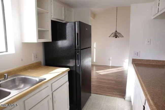 850 S River Dr Tempe, AZ 85281 photo 4