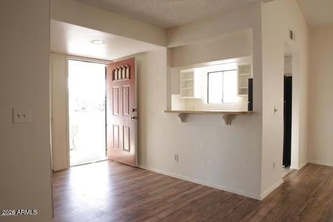 850 S River Dr Tempe, AZ 85281 photo 2